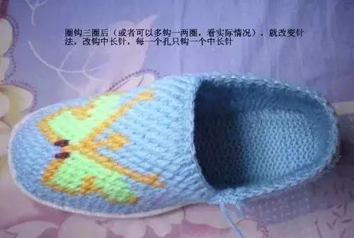怎么钩毛线拖鞋，学钩毛线拖鞋视频教程（钩针编织的蝴蝶图案的棉拖鞋）