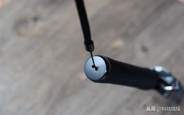 小米手机如何用线控式自拍杆！亲测可行，小米手机自拍杆遥控如何使用（自拍杆体验之——小米自拍杆线控版体验）