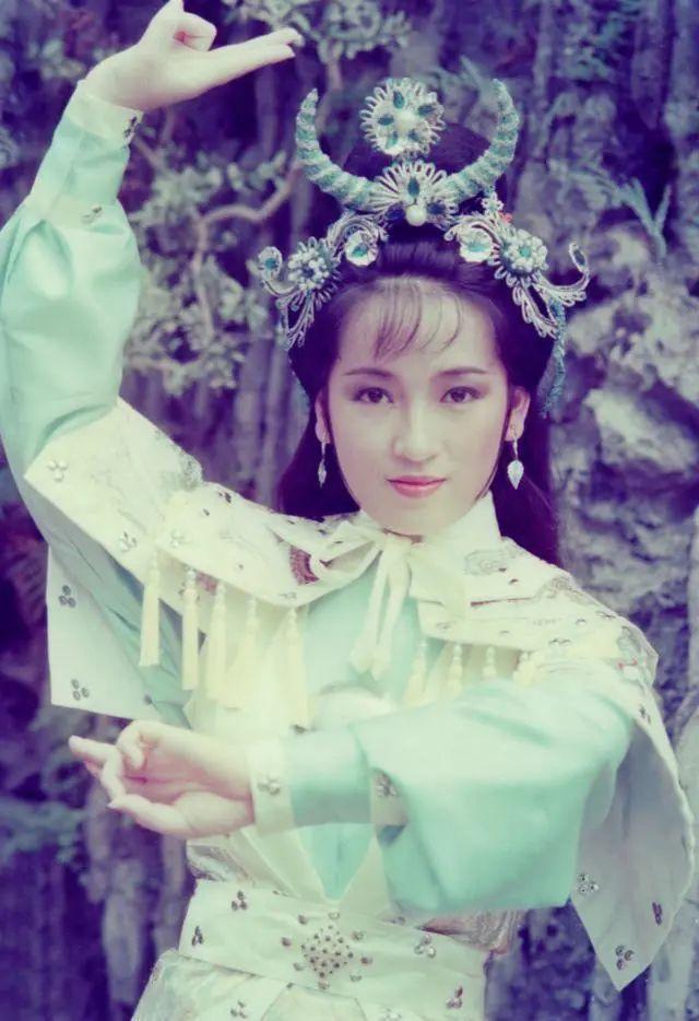 电视剧芬芳岁月一共多少集,电视剧芬芳岁月48集(67《雪山飞狐》)