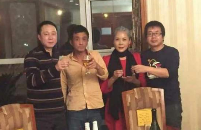 苏苪清网名，苏苪清微信昵称（因不良爱好走下神坛的田震现状如何）