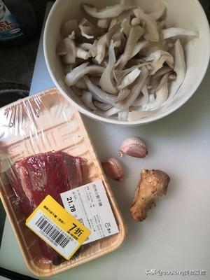 怎样做蘑菇油菜杆炒牛肉，牛肉炒香菇油菜（家常下饭菜）