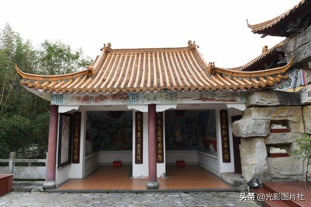 安徽庐江境内汤池小镇的真实情况，安徽庐江境内汤池小镇的真实情况是什么（以旅游业为主的汤池小镇）