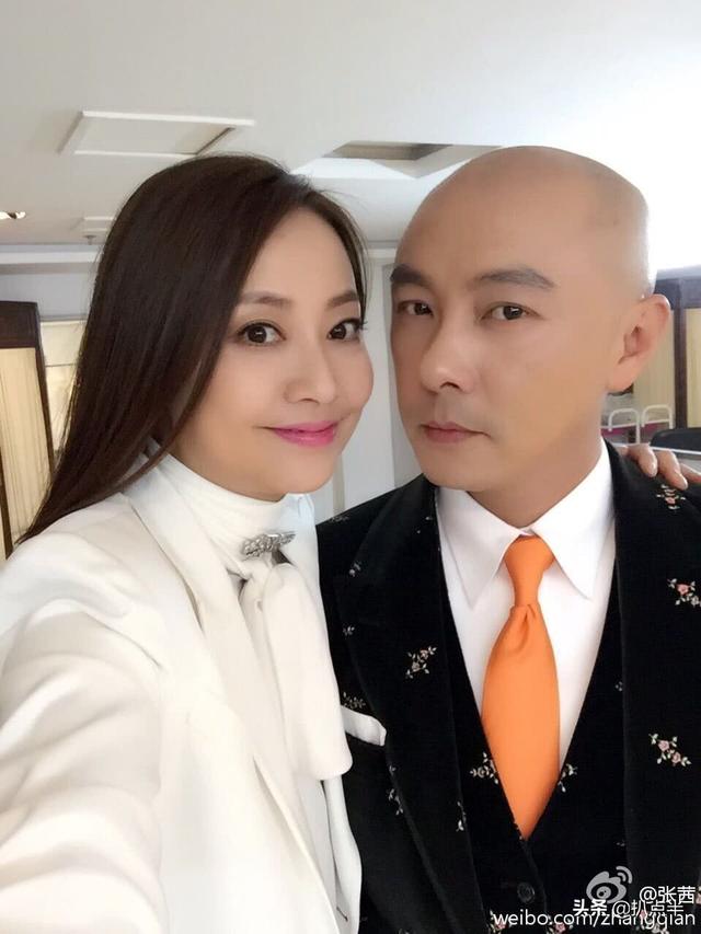 “最爱宣萱”的张卫健为何转身娶了张茜？相伴22载至今无子
