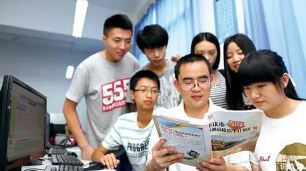 三本学校学费大概多少（学费2万的三本和学费五千的专科）