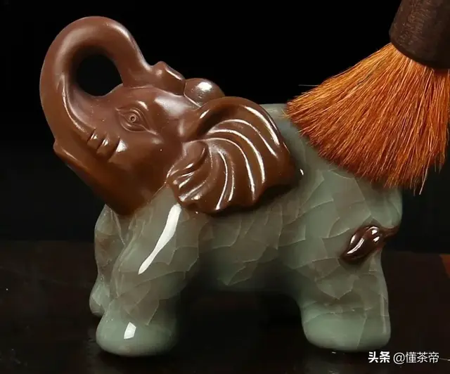 金蟾怎么摆放招财，嘴里含钱的金蟾怎么摆放招财（快看看怎么正确摆放吧）