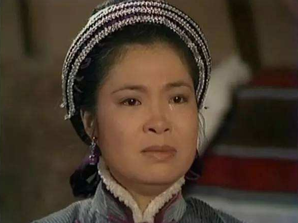 晓寒深处相对浴红衣什么意思，春波碧草晓寒深处相对浴红衣是什么意思（“射雕三部曲”母亲形象大揭秘）