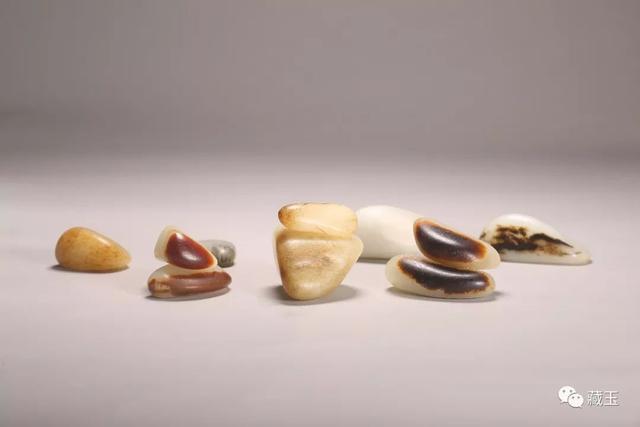 和田玉籽料图片，和田玉籽料真假对比图（初识最美的和田玉：籽料知多少）