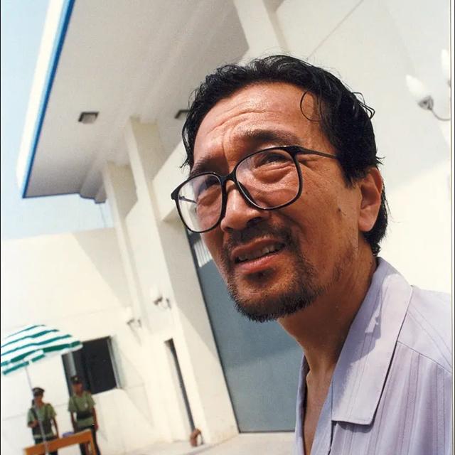 张秋生或许是胆怯,或许是被刘德龙的诚意感动.