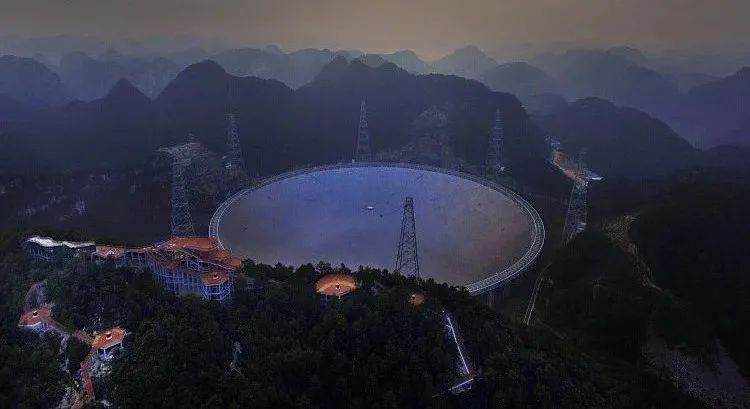 早在1984年南仁东就先于很多国家开始使用长基线网对活动星系核进行了