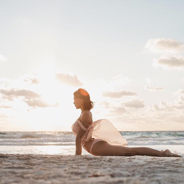 10分钟练出锁骨，10分钟练出锁骨男（泫雅凹锁骨导致变形）