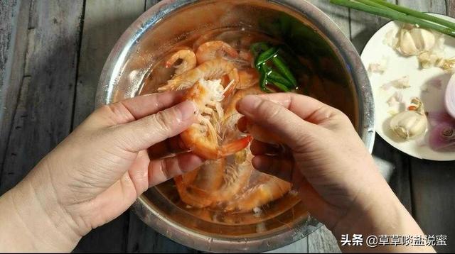 柠檬虾的做法，柠檬虾仁的家常做法大全（夏天就该吃它）