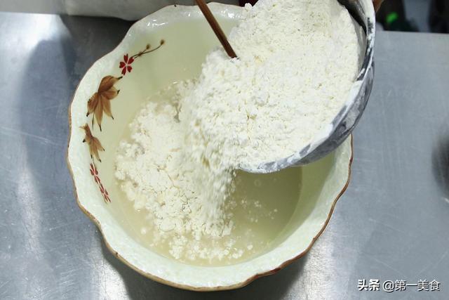 面粉可以做什么好吃的，面粉可以做哪些吃的（不用黄油和高筋粉）