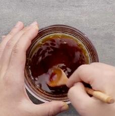 图片[2]-【酱油蒸全蛋】做法步骤图 营养翻倍 你一定没吃过！-起舞食谱网