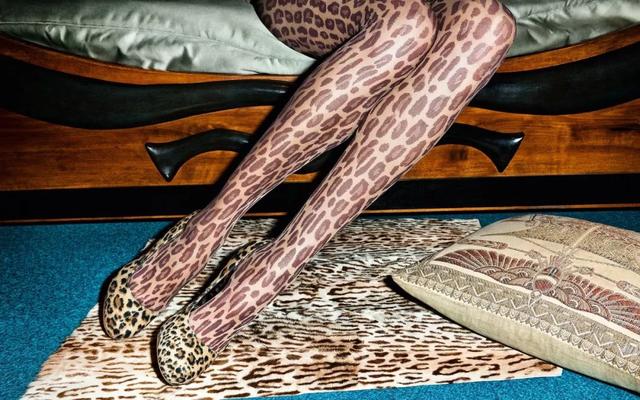 绫是什么丝袜品牌，绫家丝袜款式区别（把丝袜穿好是每个女人的基本功）