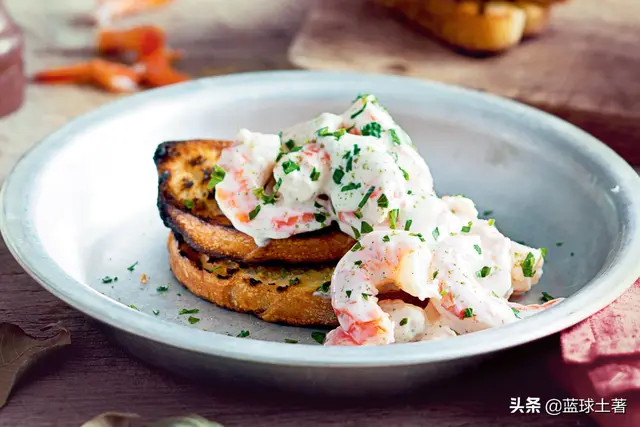 塔塔酱是什么味道，塔塔酱是酸的吗（凯撒酱、田园酱、蛋黄酱..外国美食酱料分不清）