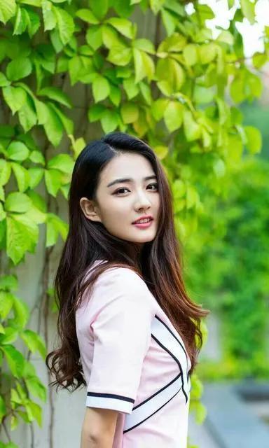 扮演者是徐璐，玉娆扮演者（90后性感小花旦徐璐）