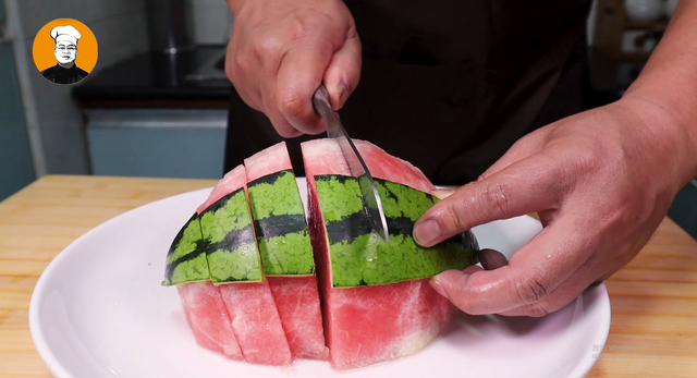 切西瓜怎么切好看，西瓜如何切更好吃又好看（切西瓜别用老一套了）