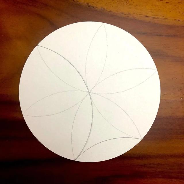 几步画出美丽画面，水粉画教程（5个步骤教你用最普通的笔）