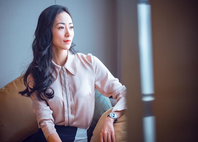 韩雪爷爷和外公是哪个将军，能演戏、开公司还玩科技