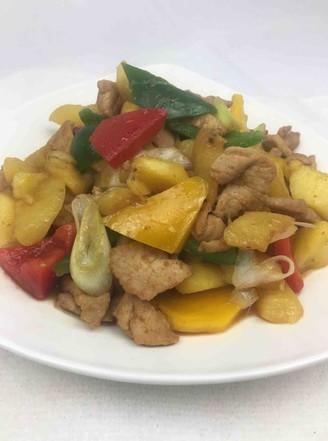 菠萝炒肉怎么做，菠萝炒虾仁的做法（炒肉好吃的“法宝”）