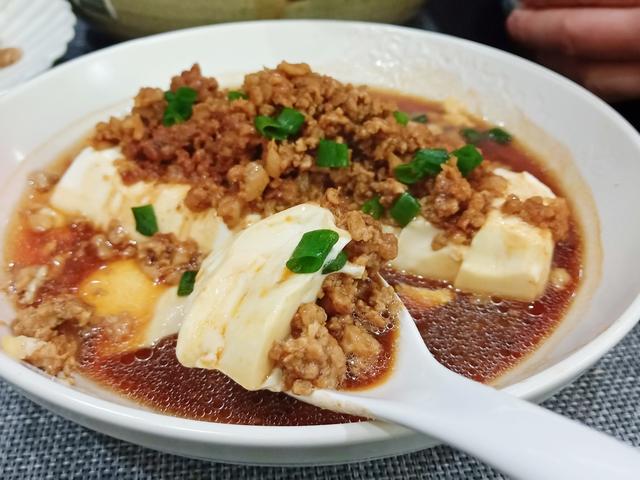 豆腐菜怎么做，嫩豆腐怎样做（每次做它儿子都吃2碗饭）