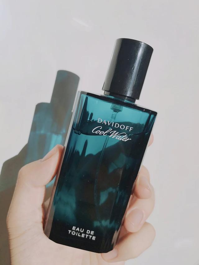 女生清淡好闻的香水，女孩子用哪款香水比较清淡好闻（你可以“闻起来”很高级）