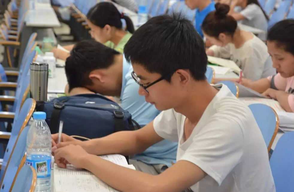 入党发展对象简短评语优缺点，入党发展对象简短评语优缺点200（可弊端却很少有人知道）