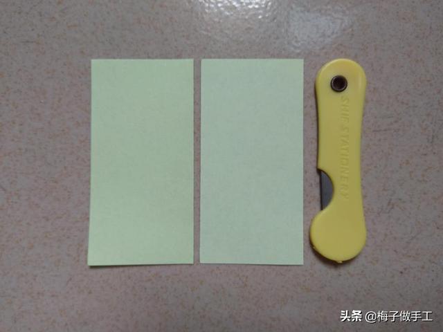 纸扇的折法，纸扇的折法(简单实用)（童年玩具纸扇子怎么折）
