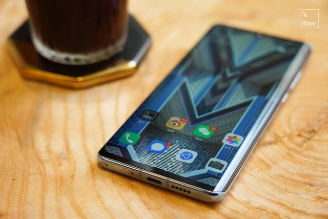 荣耀p30pro，p30pro升级鸿蒙系统（一位面面俱到的艺术生丨模范评测）