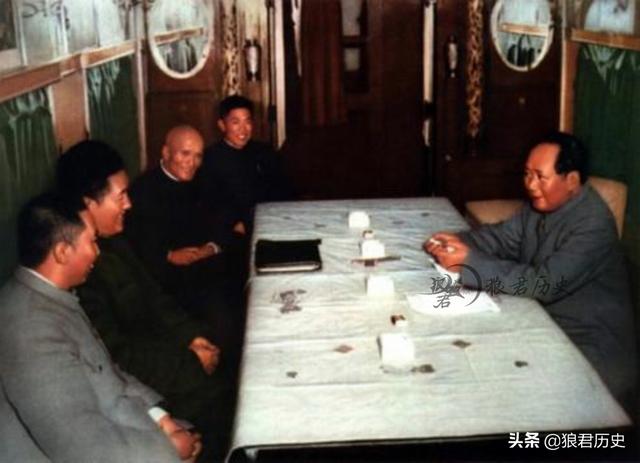 55年毛主席首次接见华国锋，毛主席：你（华国锋）是我的父母官