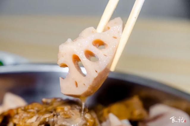 腊排骨火锅的做法，腊排骨火锅的做法 家常（这家在振兴路腌了20年的腊排骨火锅）