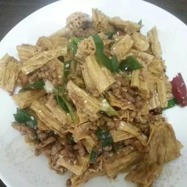 腐竹的做法，夏天学会这14种腐竹的美味做法（烧腐竹的家常做法）