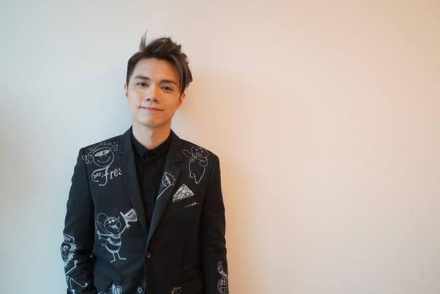 张敬轩,大山 - 声音再远都是爱 ,张敬轩 大山向你解说歌词是什么(他的