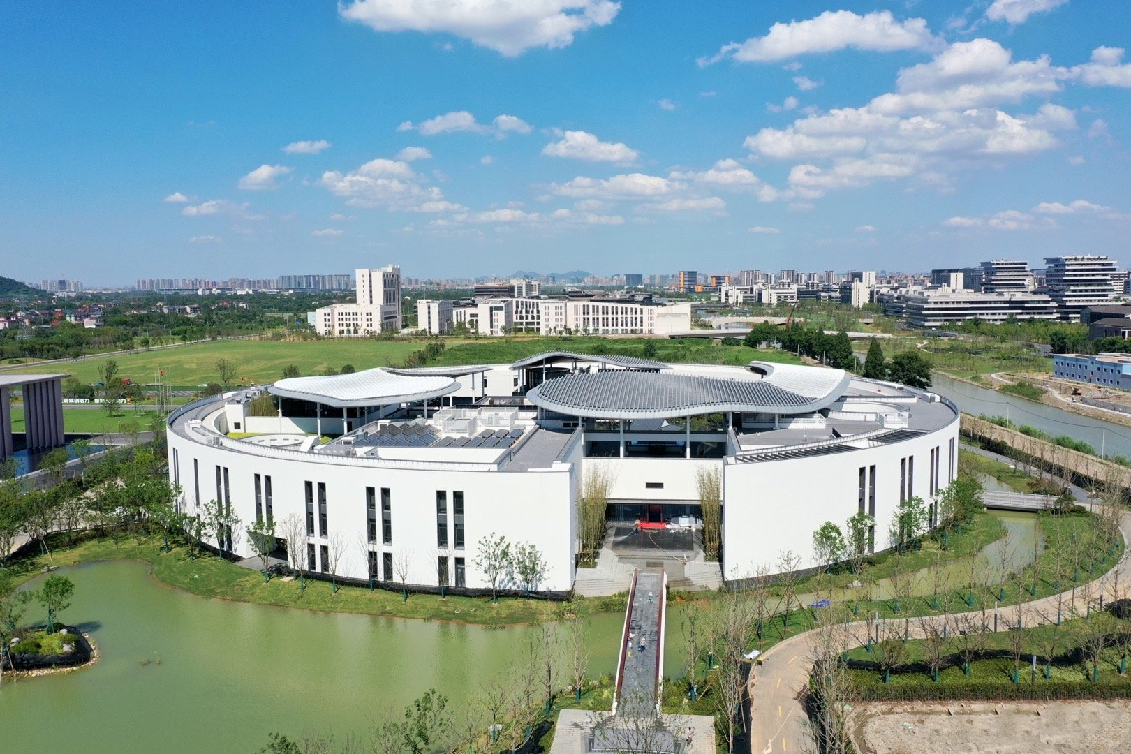 馬雲辦的湖畔大學為什麼關閉(馬雲等創立的湖畔大學被除名,新校區於