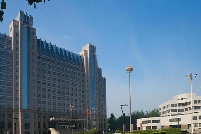 唐山海运职业学院怎么样，唐山海运职业学院是几本学校（建筑面积达28万平方米）