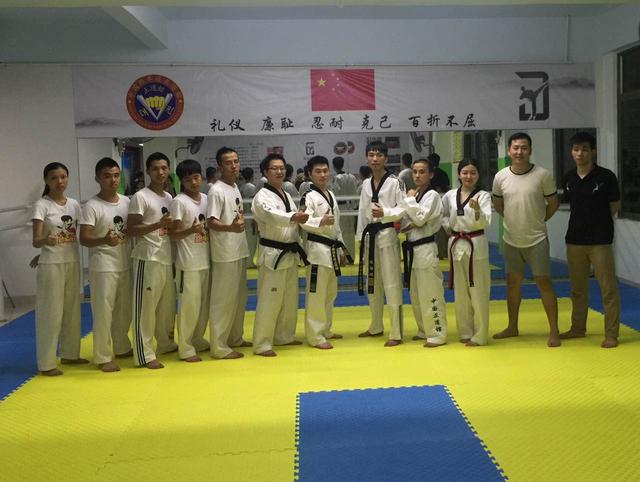 跆拳道实战技巧，跆拳道实战规则（跆拳道全程被压制）