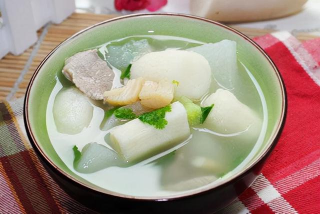 白萝卜水怎么煮，煮白萝卜水是治什么的（广东人用白萝卜做汤）