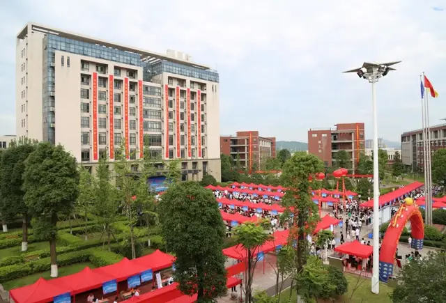 湖南有色金属职业技术学院官网，2021级湖南有色金属职业技术学院新生开学时间和入学指南及入学军训考试（湖南有色金属职业技术学院2020年单独招生指南）