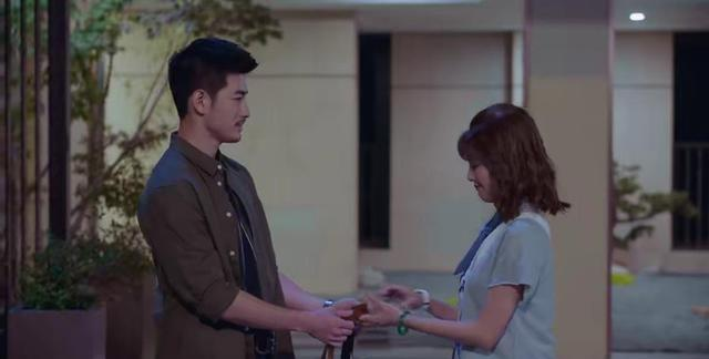 世界欠我一个初恋张思芮扮演者是谁，世界欠我一个初恋张思芮扮演者是谁啊（《世界欠我一个初恋》火就火在助攻上）