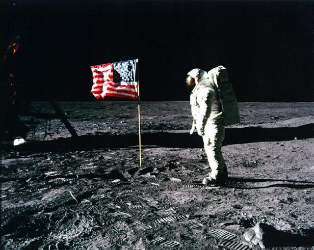 世界第一个登月火箭，为何50年前能登月