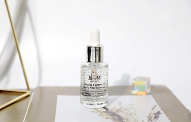 olay淡斑小白瓶，olay淡斑小白瓶真能祛斑吗（OLAY小白瓶和科颜氏淡斑精华对比测评）