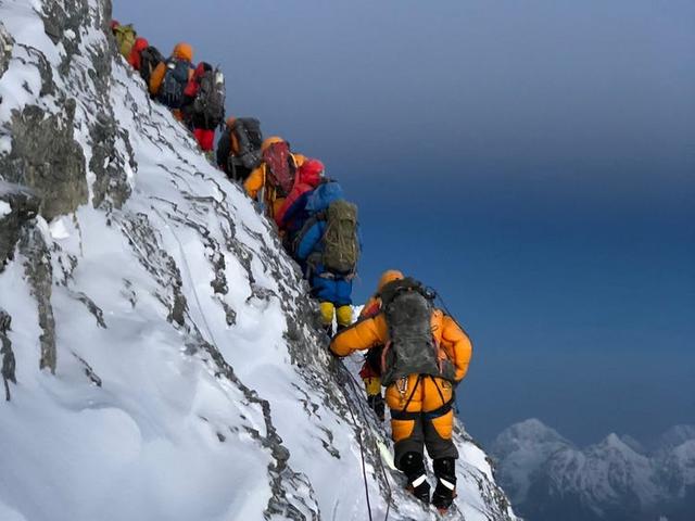 珠穆朗玛峰属于哪个国家，中国五岳山是哪五座山（一半在中国、一半在尼泊尔）