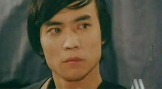 周星驰的老婆叫什么，他是周星驰电影的小人物（谁是周星驰的老婆）