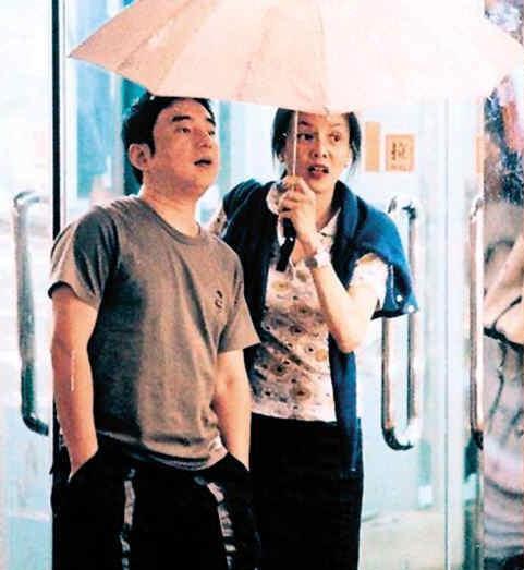 葡萄成熟时歌词，陈奕迅演唱会（陈奕迅的《葡萄成熟时》是写给“不婚族”和“丁克族”的分手歌）