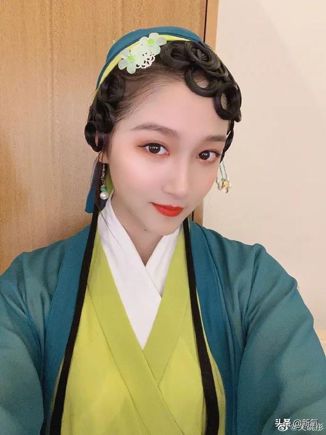 发际线粉会堵塞毛孔吗，发际线粉的危害（关晓彤才23岁就秃了）