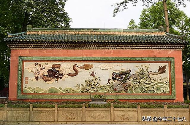 不撞南墙不回头是什么意思，不撞南墙不回头是什么意思图片（“南墙”是指南边的墙吗）