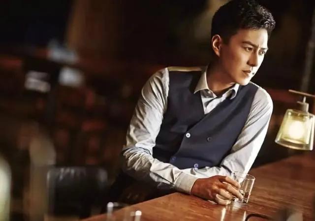 张翰几岁演的一起来看流星雨，张翰几岁（8位“演不了穷人”的男星）