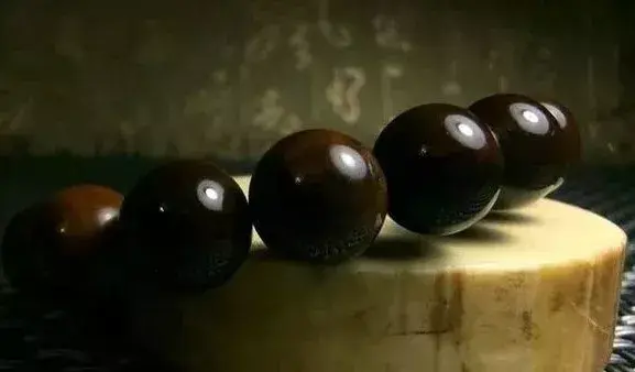 紫金鼠光珠怎么盘，紫金鼠光珠怎么盘玩上色快（懒人都能盘包浆）