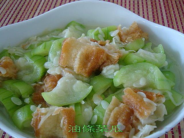 梢瓜怎么做好吃，梢瓜怎么凉拌好吃（教你做油条菜瓜）