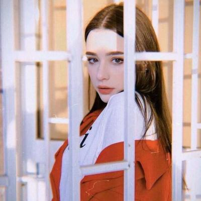 欧美头像女生简约时尚，欧美女生头像合辑（最新微信欧美头像女生大全）